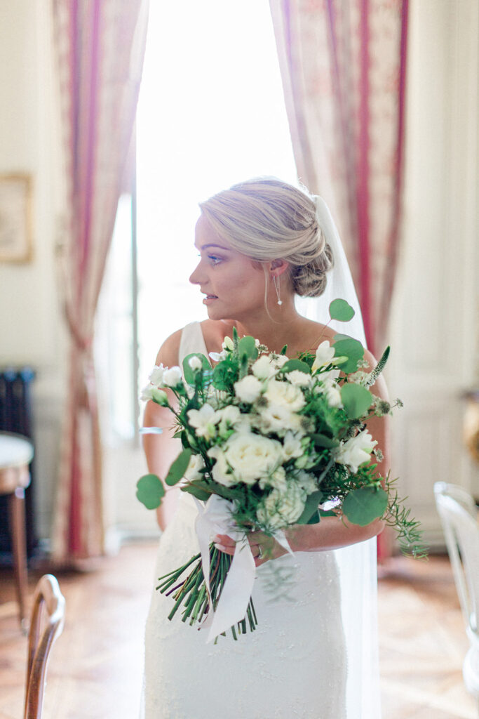 bride during her getting ready at chateaude varennes