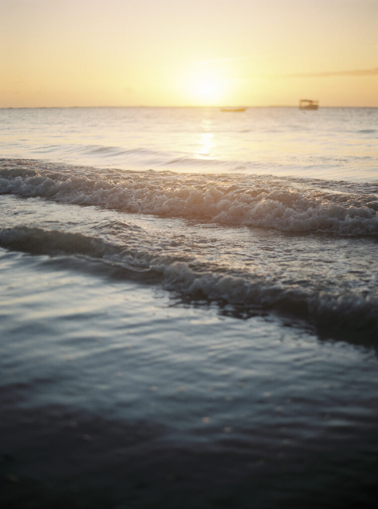 voyage au kenya : lever de soleil a diani