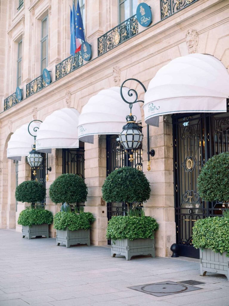 facade du ritz à paris
