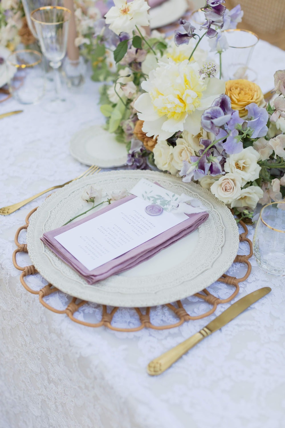 Château de Sannes allée wedding portrait Provence