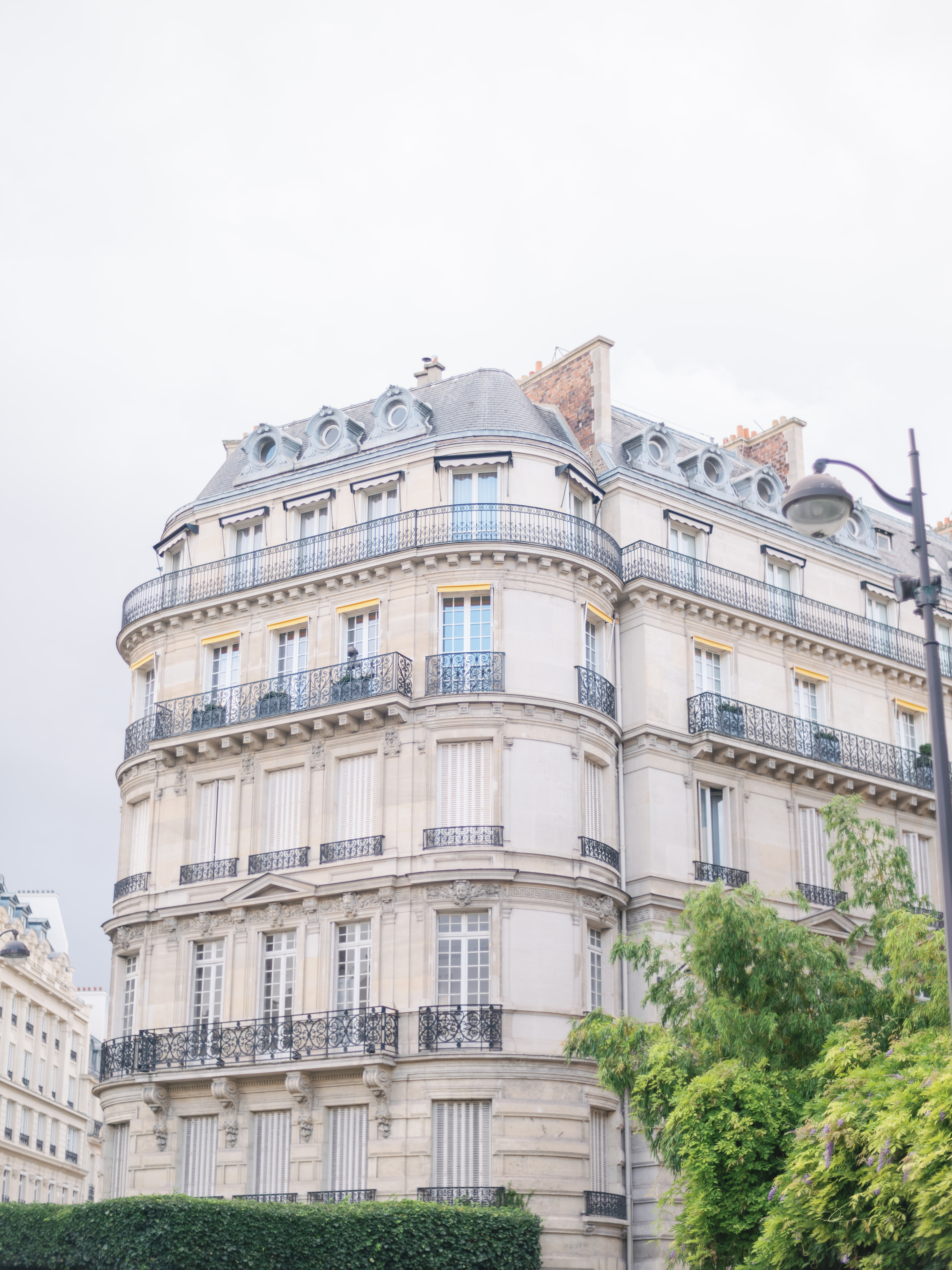 French château — wedding photography by Guillaume Gimenez